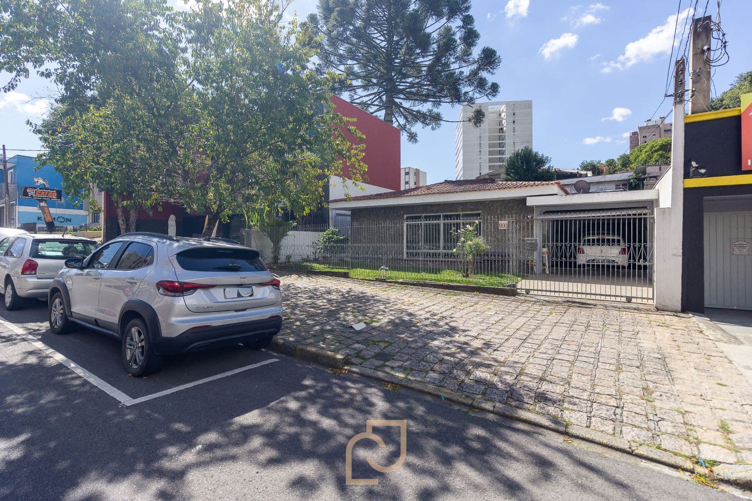 Excelente propriedade para moradia ou para seu negócio
