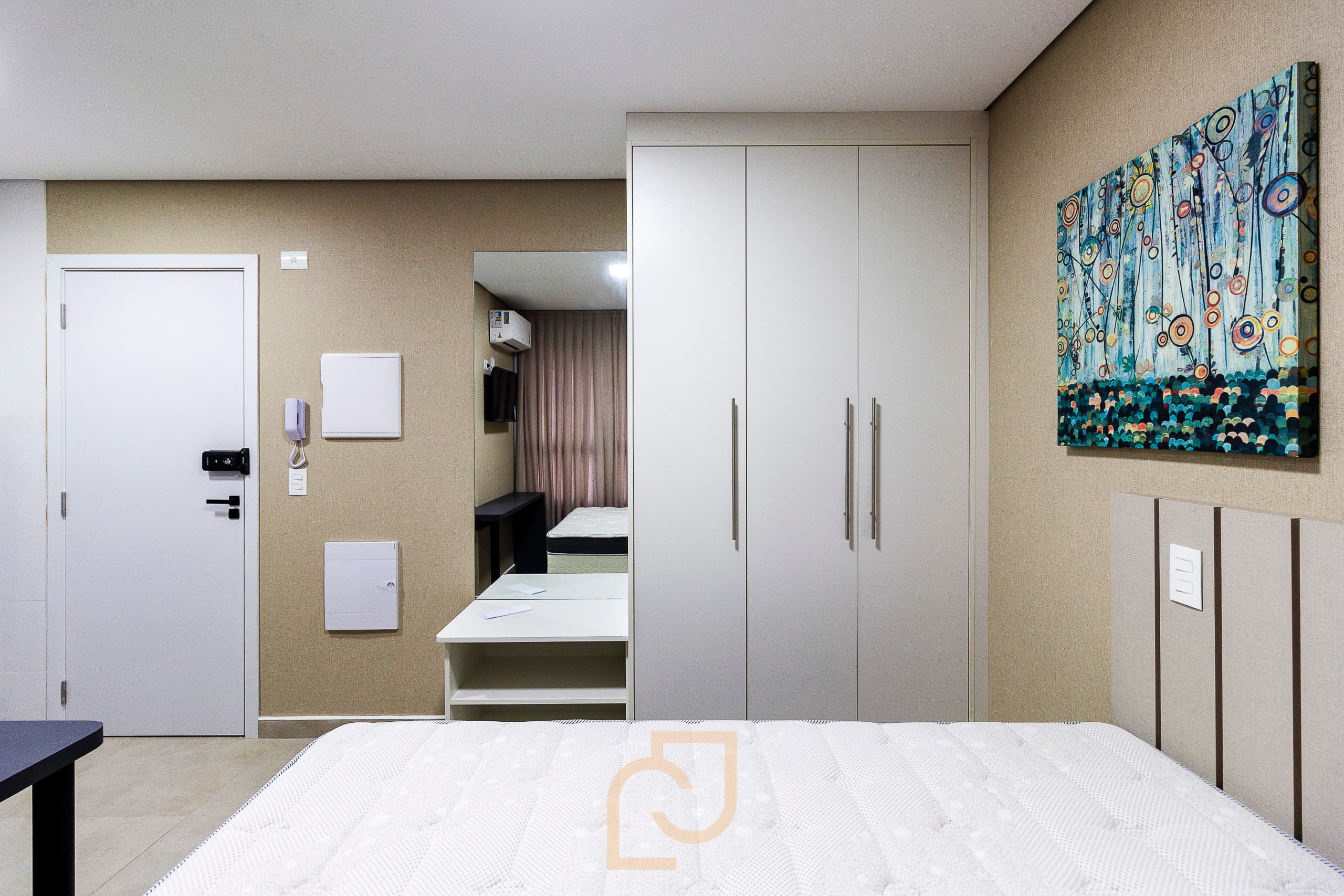 Studio Mobiliado e Equipado para locação Mensal, no Coração do Bairro Água Verde.