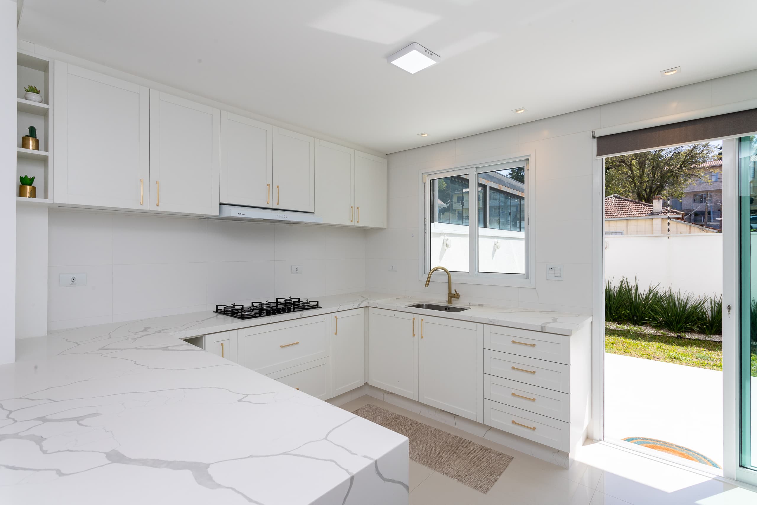 Mobiliado e Decorado