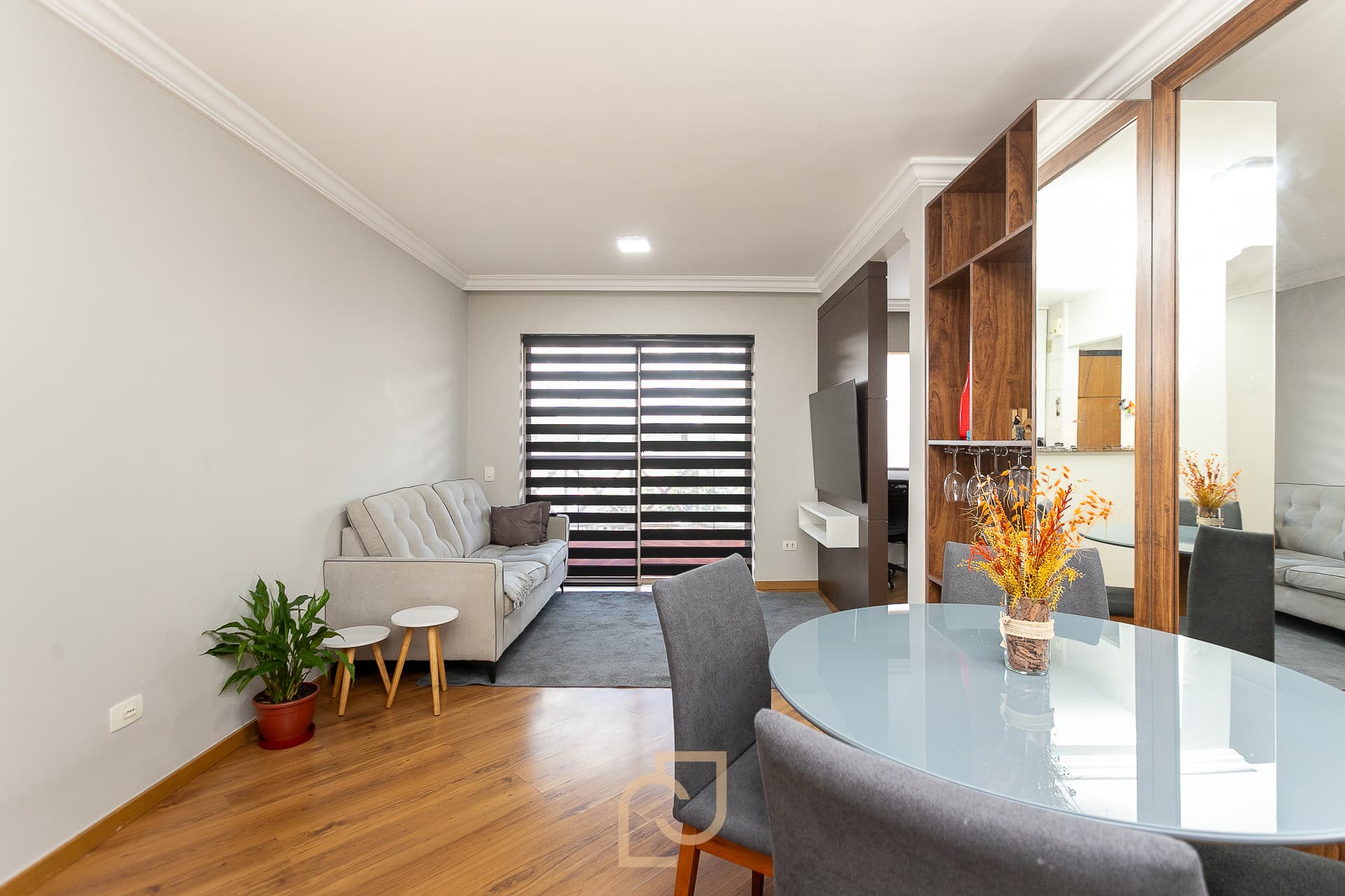 Apartamento Todo Reformado em Frente a Renomada Panificadora Pigel