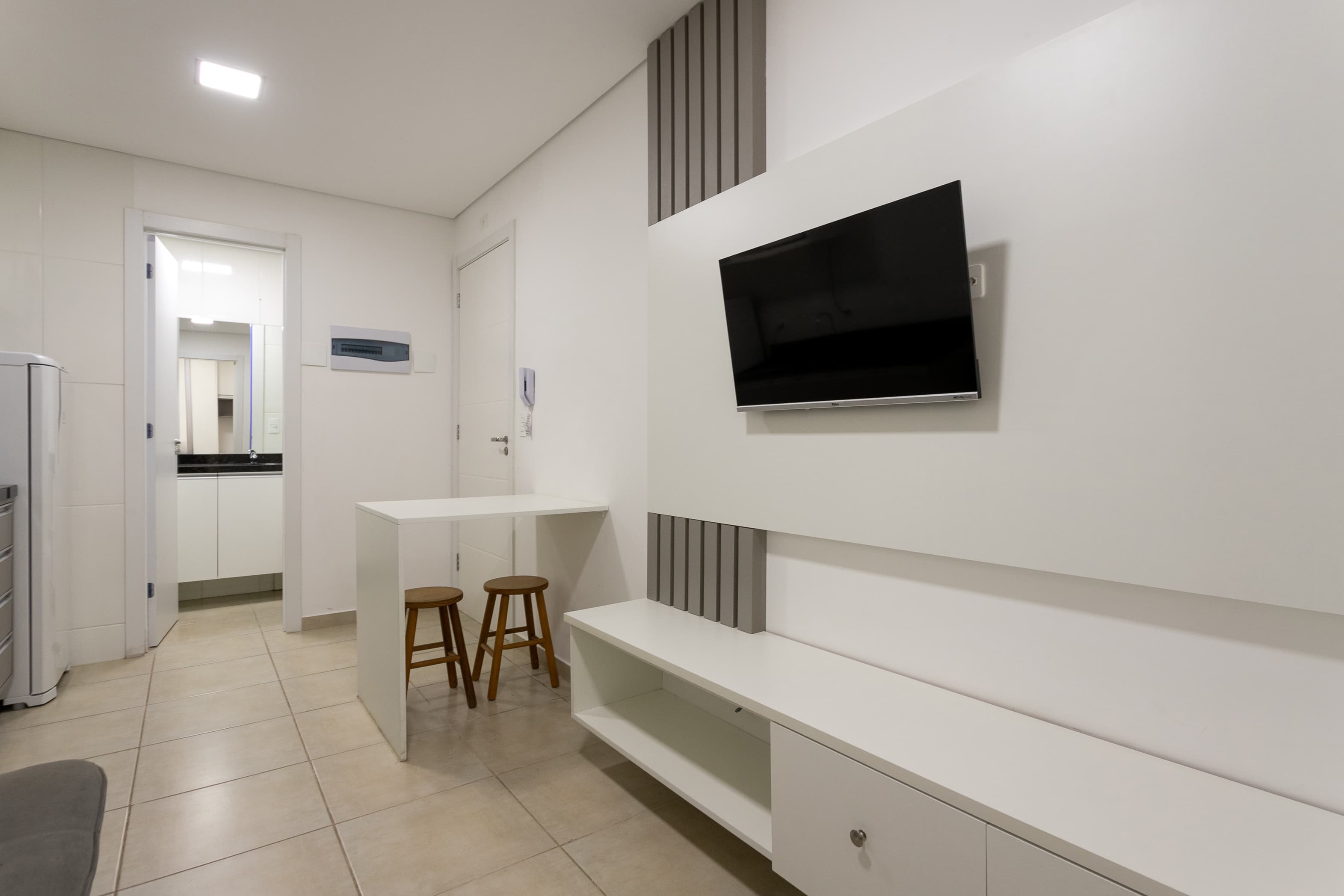 Studio com 1 dormitório localizado na região central do Bairro Portão Próximo aos Shopping Center e Comércios da Região.