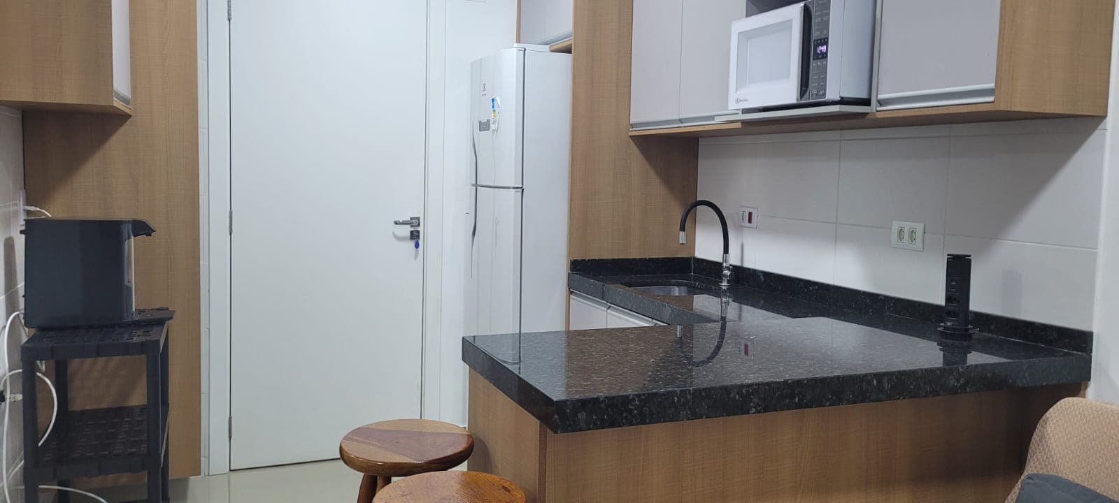 Studio todo mobiliado e equipado.